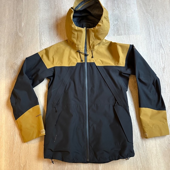 Dakine Womens Baretta 3L Jacket - Picture 1 of 9